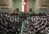 Sejm przyjął wniosek rządu o przeprowadzenie referendum ogólnokrajowego; teraz prace w Komisji Ustawodawczej