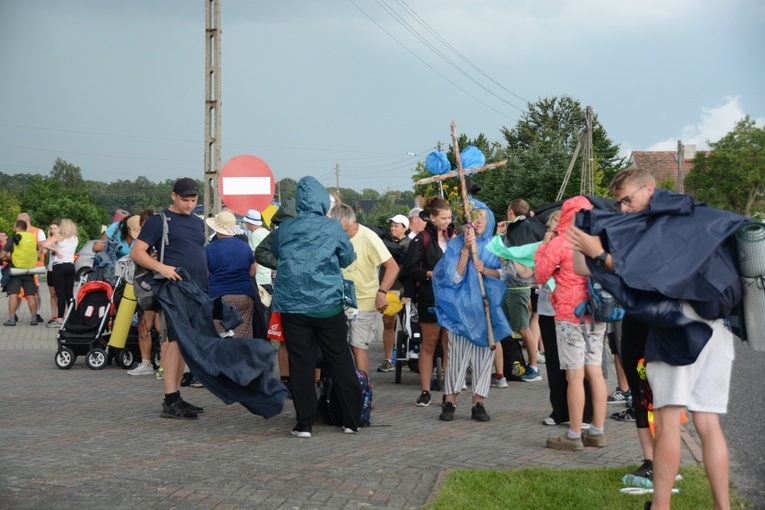 Pielgrzymkowy postój w Gwoździanach