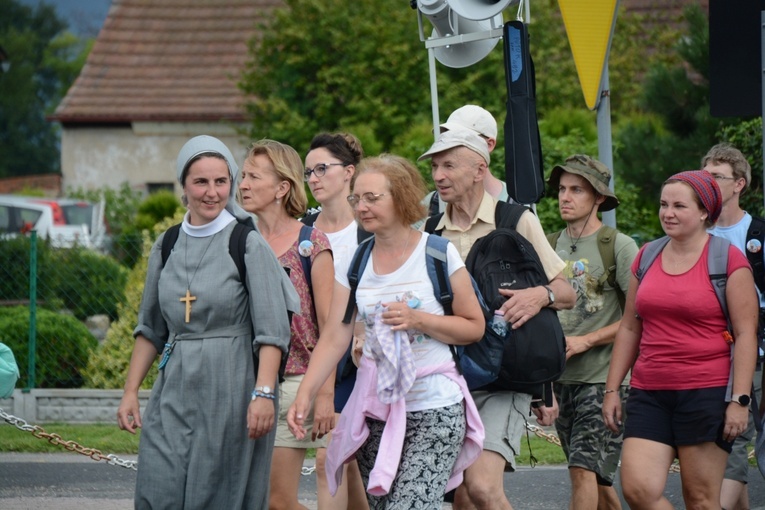 Pielgrzymkowy postój w Gwoździanach