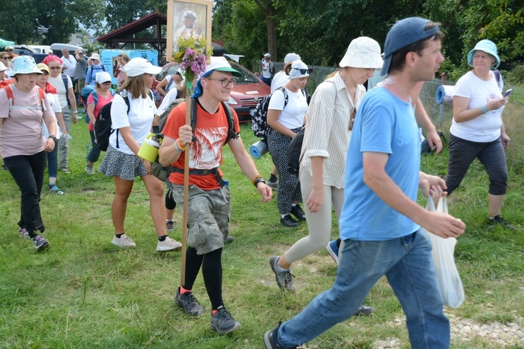 Pielgrzymkowy postój w Gwoździanach