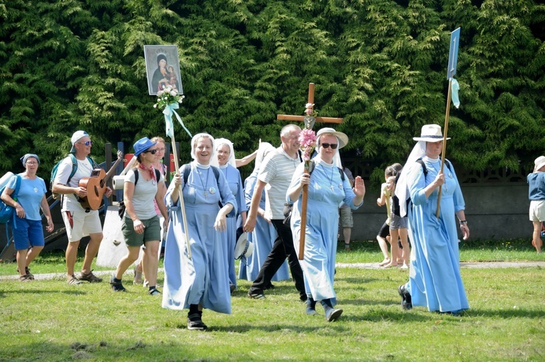 Pielgrzymkowy postój w Gwoździanach