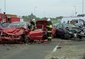Rzym. Auto jechało pod prąd, 5 osób rannych, jedna ciężko