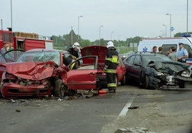 Rzym. Auto jechało pod prąd, 5 osób rannych, jedna ciężko