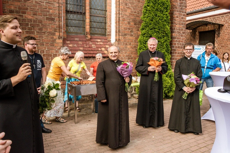 Rok działalności Boskiego Prysznica
