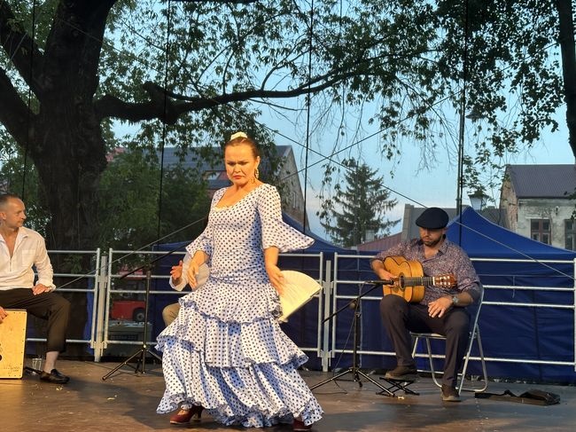 Stalowa Wola. Hiszpański wieczór na rozwadowskim rynku