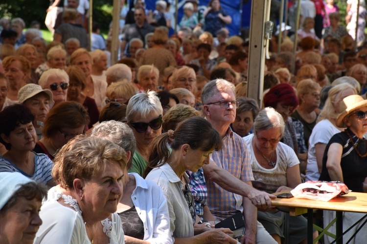 Archidiecezjalna Pielgrzymka Żywego Różańca do Henrykowa 2023
