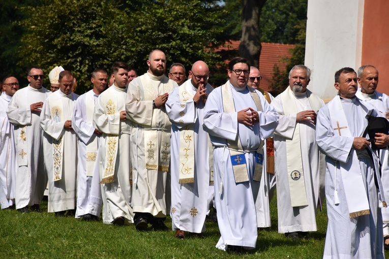 Archidiecezjalna Pielgrzymka Żywego Różańca do Henrykowa 2023