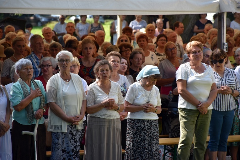 Archidiecezjalna Pielgrzymka Żywego Różańca do Henrykowa 2023