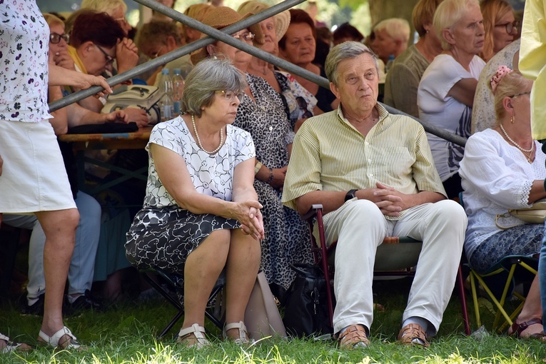 Archidiecezjalna Pielgrzymka Żywego Różańca do Henrykowa 2023