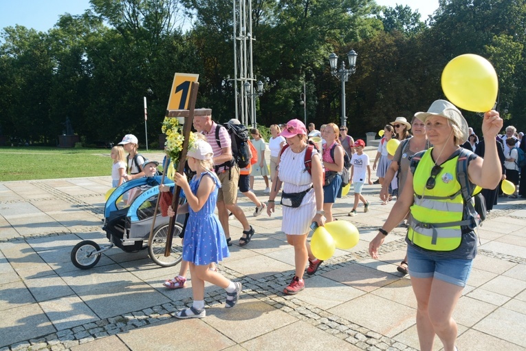 Wejście na Jasną Górę - część 1