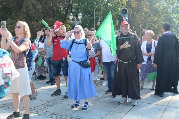 Wejście na Jasną Górę - część 1