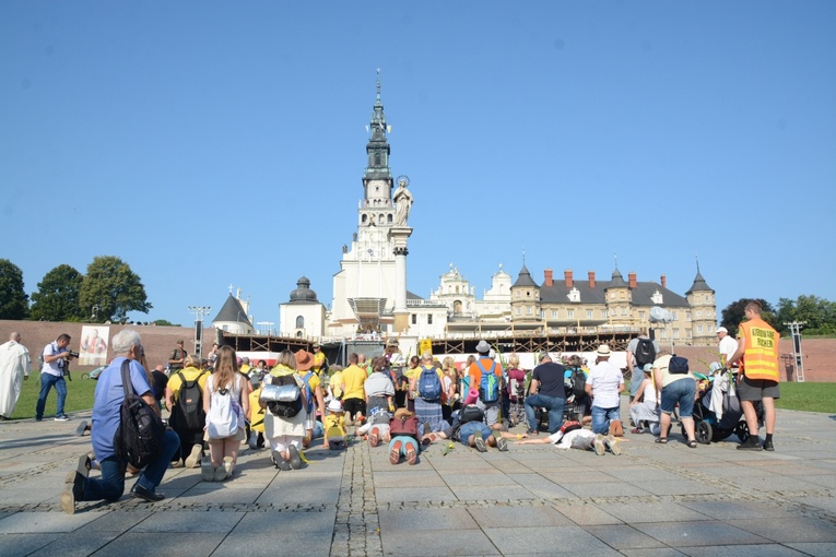 Wejście na Jasną Górę - część 2