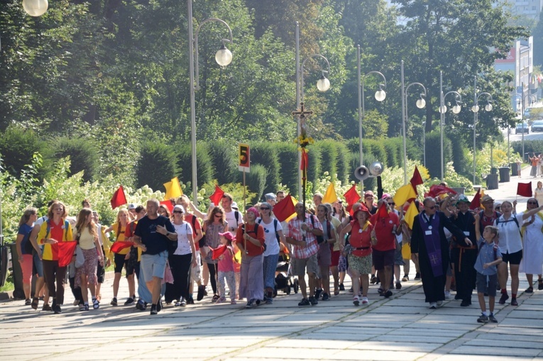 Wejście na Jasną Górę - część 3