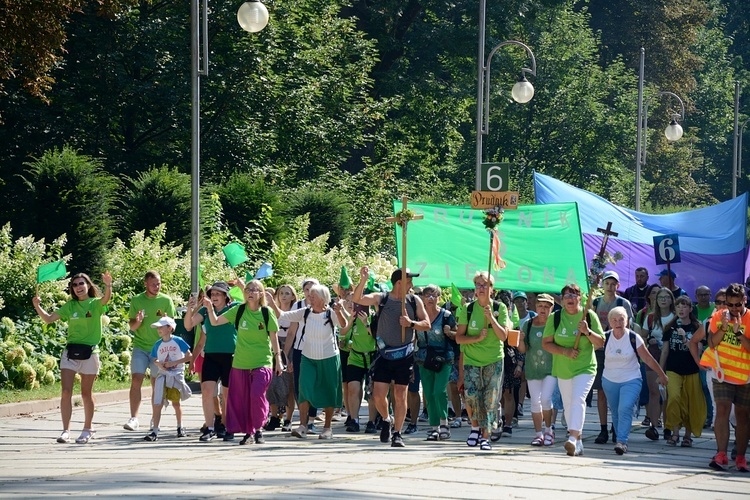 Wejście na Jasną Górę - część 4