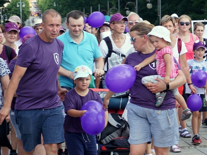 Wejście pielgrzymki gliwickiej na Jasną Górę