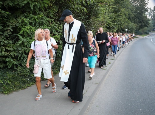 Ruda Śląska. Pątniczki z Kochłowic ruszyły o 5.30