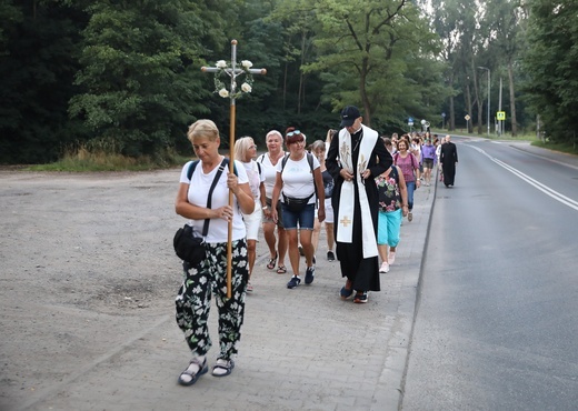 Ruda Śląska. Pątniczki z Kochłowic ruszyły o 5.30