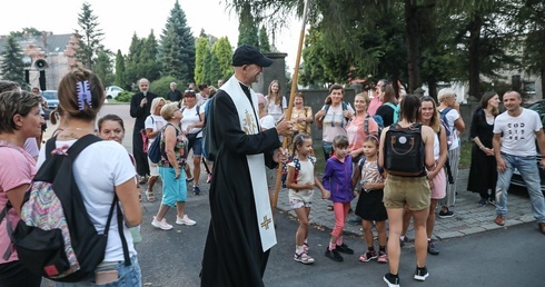 Ruda Śląska. Pątniczki z Kochłowic ruszyły o 5.30