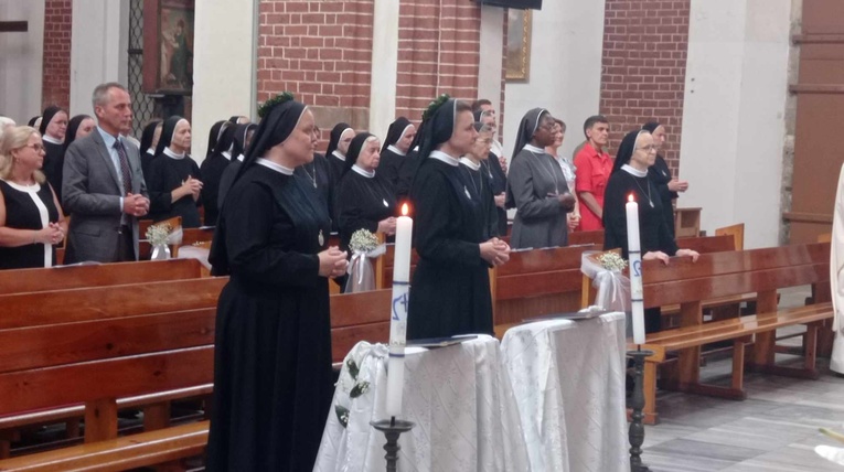Srebrne jubileusze sióstr marianek świętowane w kościele na Piasku