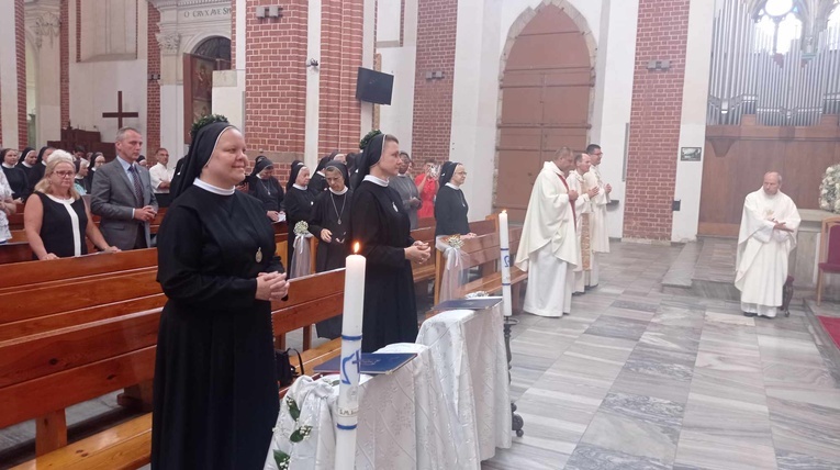 Srebrne jubileusze sióstr marianek świętowane w kościele na Piasku