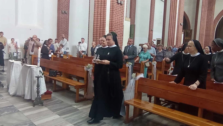 Srebrne jubileusze sióstr marianek świętowane w kościele na Piasku