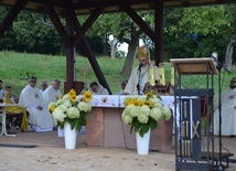 Rodzinny piknik był elementem przygotowania do obchodów 100. rocznicy powstania klasztoru oraz 10. rocznicy ustanowienia tutejszego sanktuarium Matki Bożej Fatimskiej w Polanicy Zdroju.