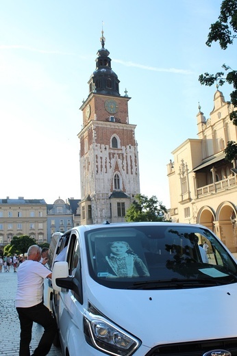 Relikwie św. Teresy z Lisieux na krakowskim Rynku