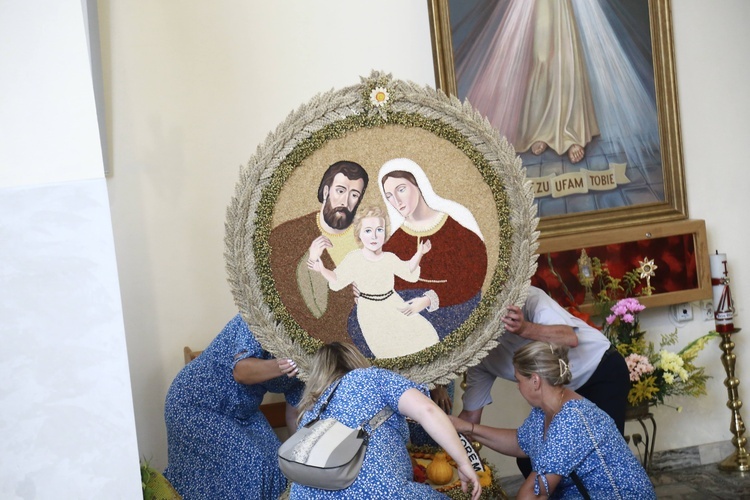 Wieńce z sanktuarium w Borkach