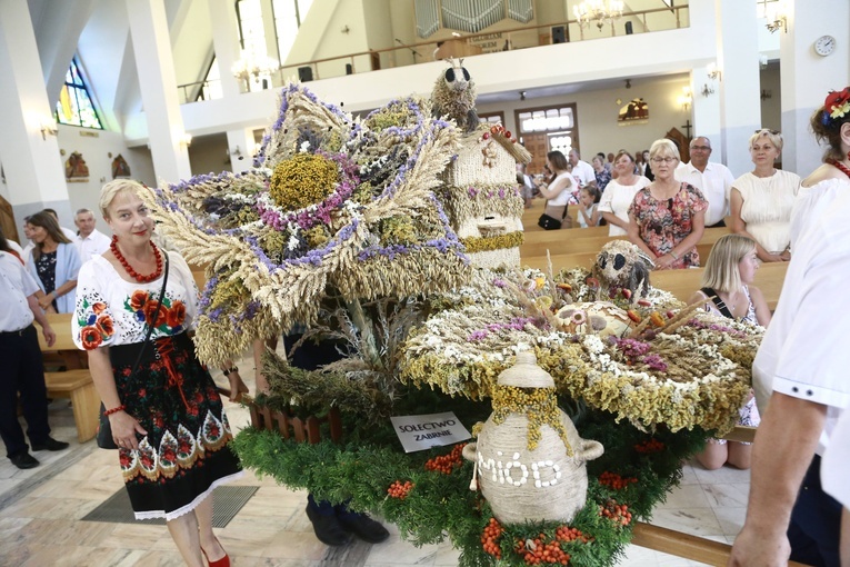 Wieńce z sanktuarium w Borkach