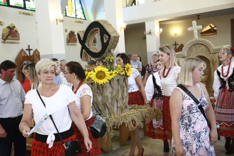 Wieńce z sanktuarium w Borkach