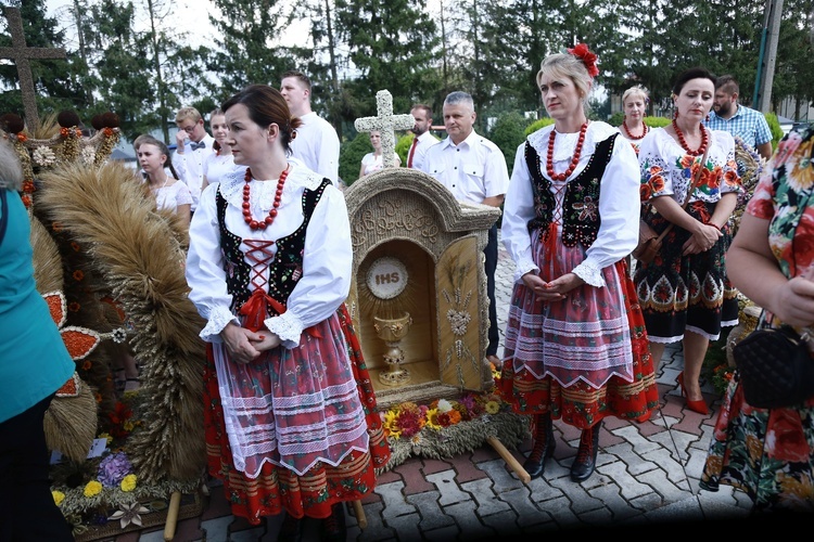 Wieńce z sanktuarium w Borkach