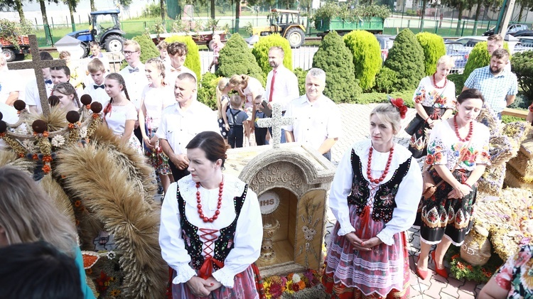 Wieńce z sanktuarium w Borkach