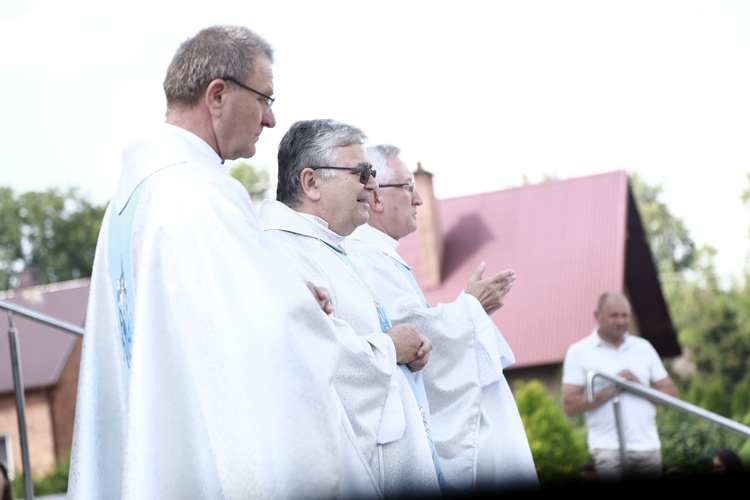 Wieńce z sanktuarium w Borkach