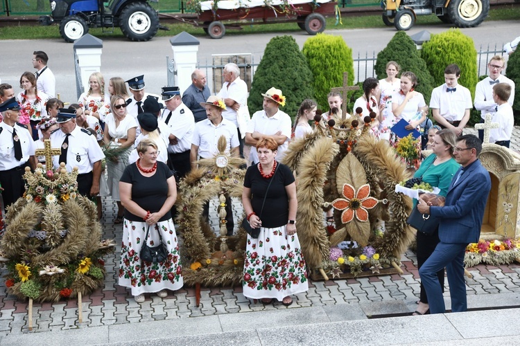 Wieńce z sanktuarium w Borkach