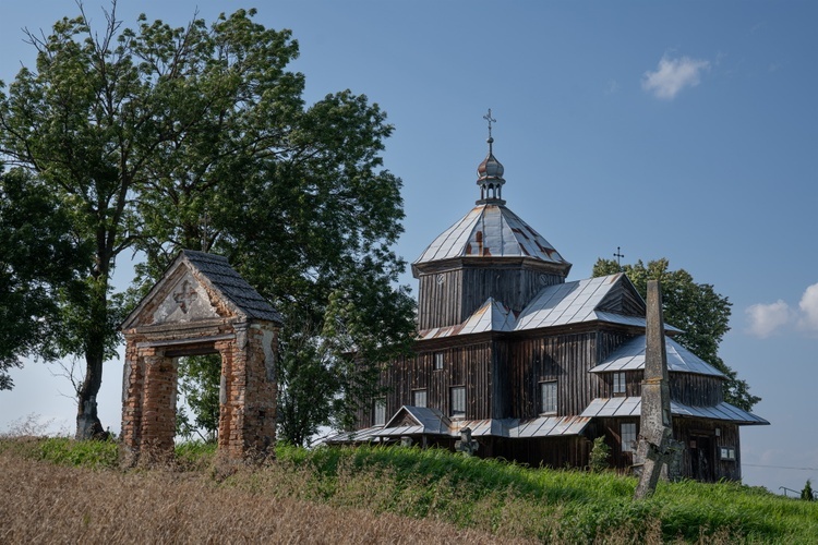 Kamienne krzyże bruśnieńskie