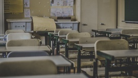 Ukraińska szkoła przy linii frontu dzięki pomocy przywraca życie po okupacji