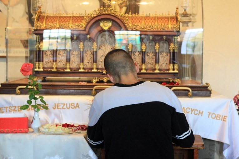 Relikwie św. Tereski w Zakładzie Karnym nr 1 w Strzelcach Opolskich