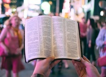 Dania: Rząd chce zakazać palenia świętych ksiąg w miejscach publicznych