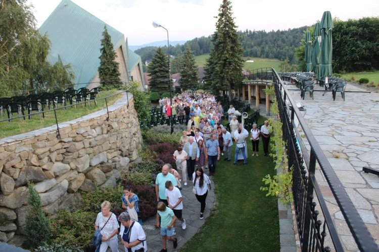 Pielgrzymka z Łąkty do Pasierbca