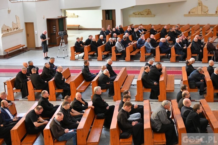 Konferencja świeckich dla księży