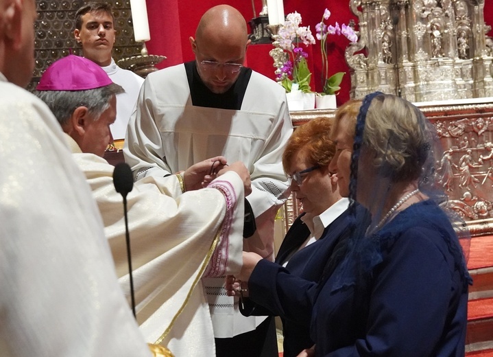 Pomnażajcie otrzymane talenty. Konsekracja dziewicy i błogosławieństwo wdów