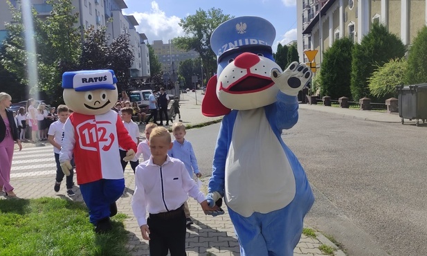 Śląska Policja: bezpieczna droga do szkoły zależy od rodziców i dzieci