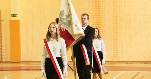 Biedrzychowice. Wojewódzki początek szkoły