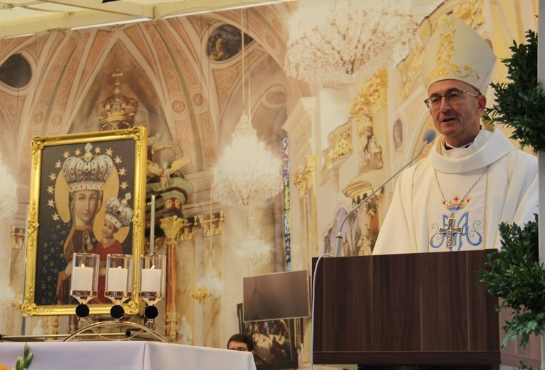 Abp Adrian Galbas zaprasza diecezjan do Pszowa