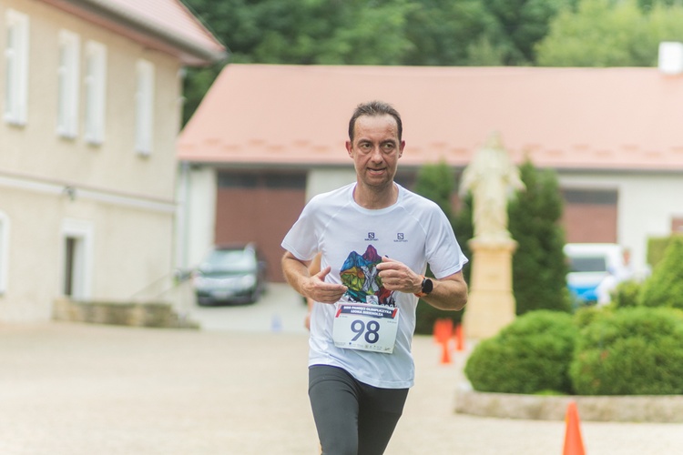 Biegiem uczcili pamięć zakonnika i olimpijczyka