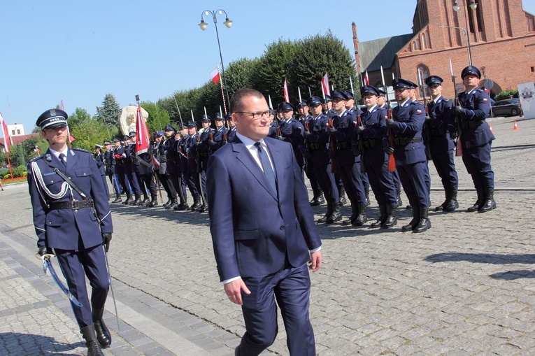 Błogosławieństwo sztandaru policji w Świdwinie