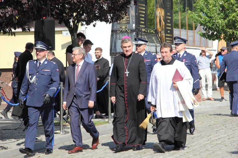 Błogosławieństwo sztandaru policji w Świdwinie