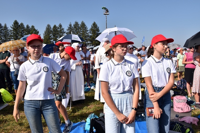 Beatyfikacja rodziny Ulmów w Markowej - pielgrzymi z całej Polski na Mszy św.