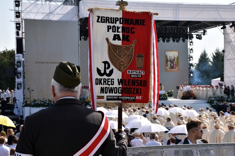 Beatyfikacja rodziny Ulmów w Markowej - pielgrzymi z całej Polski na Mszy św.