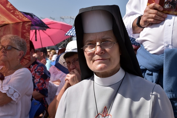 Beatyfikacja rodziny Ulmów w Markowej - pielgrzymi z całej Polski na Mszy św.